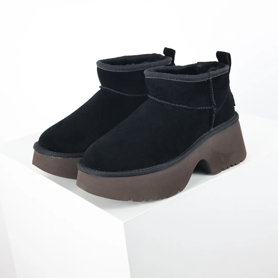 Pick up locally 💰600 Core recommended good price It is a very suitable choice for keeping warm in winter and at home. In the new year, uug has launched a series of styles, which are partial to the preferences of young consumers and have also moved to the forefront of fashion trends. Shoe body material Water-repellent coated suede upper 17mm UGGPURE™ implanted wool insole Lightweight non-slip comfortable rubber outsole With brand LOGO trademark Comes with a full set of packaging Size: 35 36 37 38 39 40